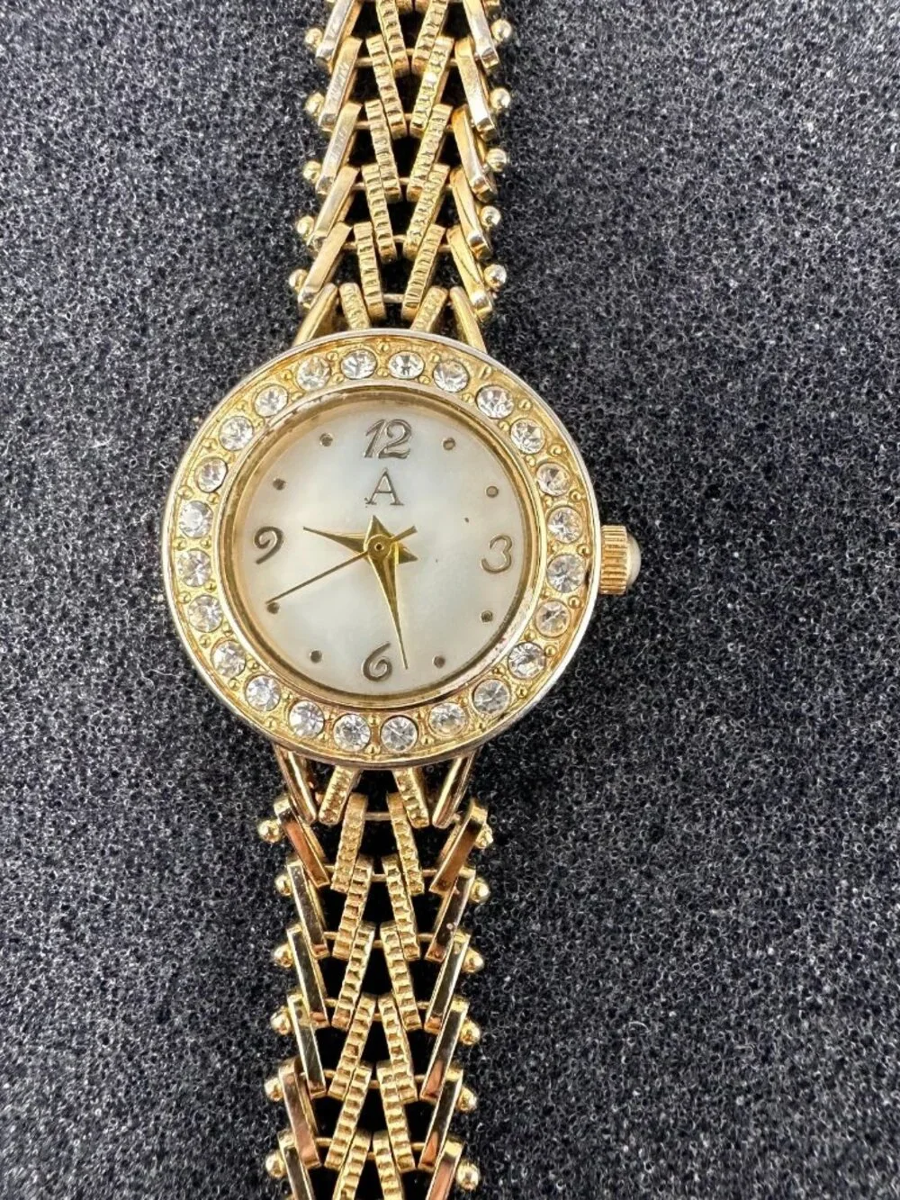 Agenda Watch Womens Gold Tone Chevron Link Band Dainty New Battery 7.5"